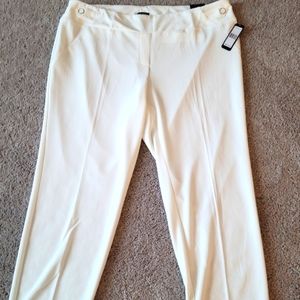 Soho Apparel Ltd. Women's Pants. NWT
